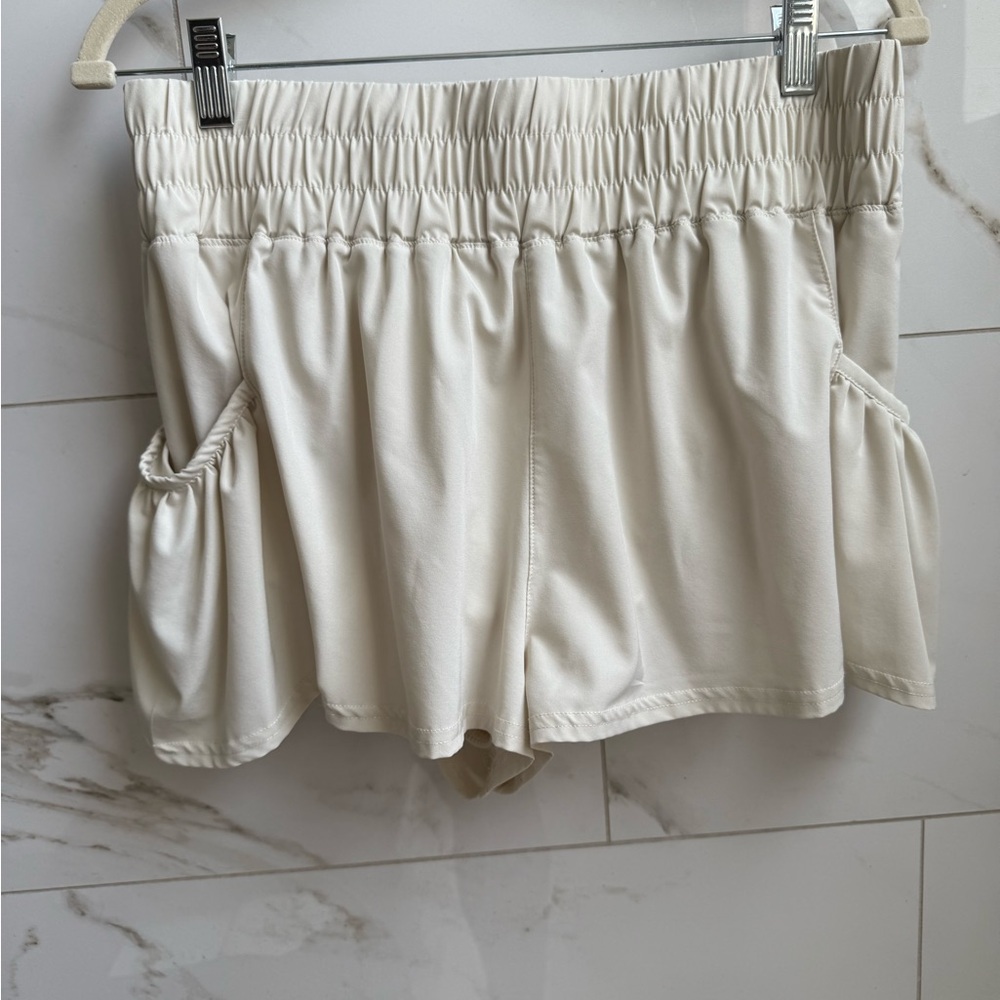 Mono B Women's Cream Cargo Shorts